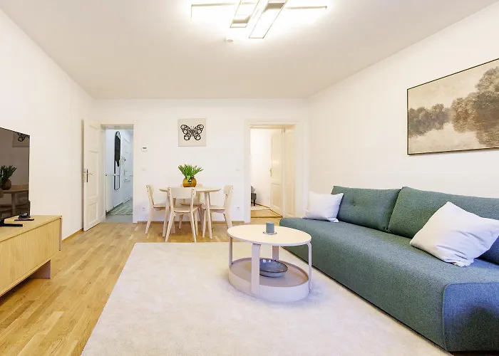 Premium Location Sleeps 5 - Walk Everywhere